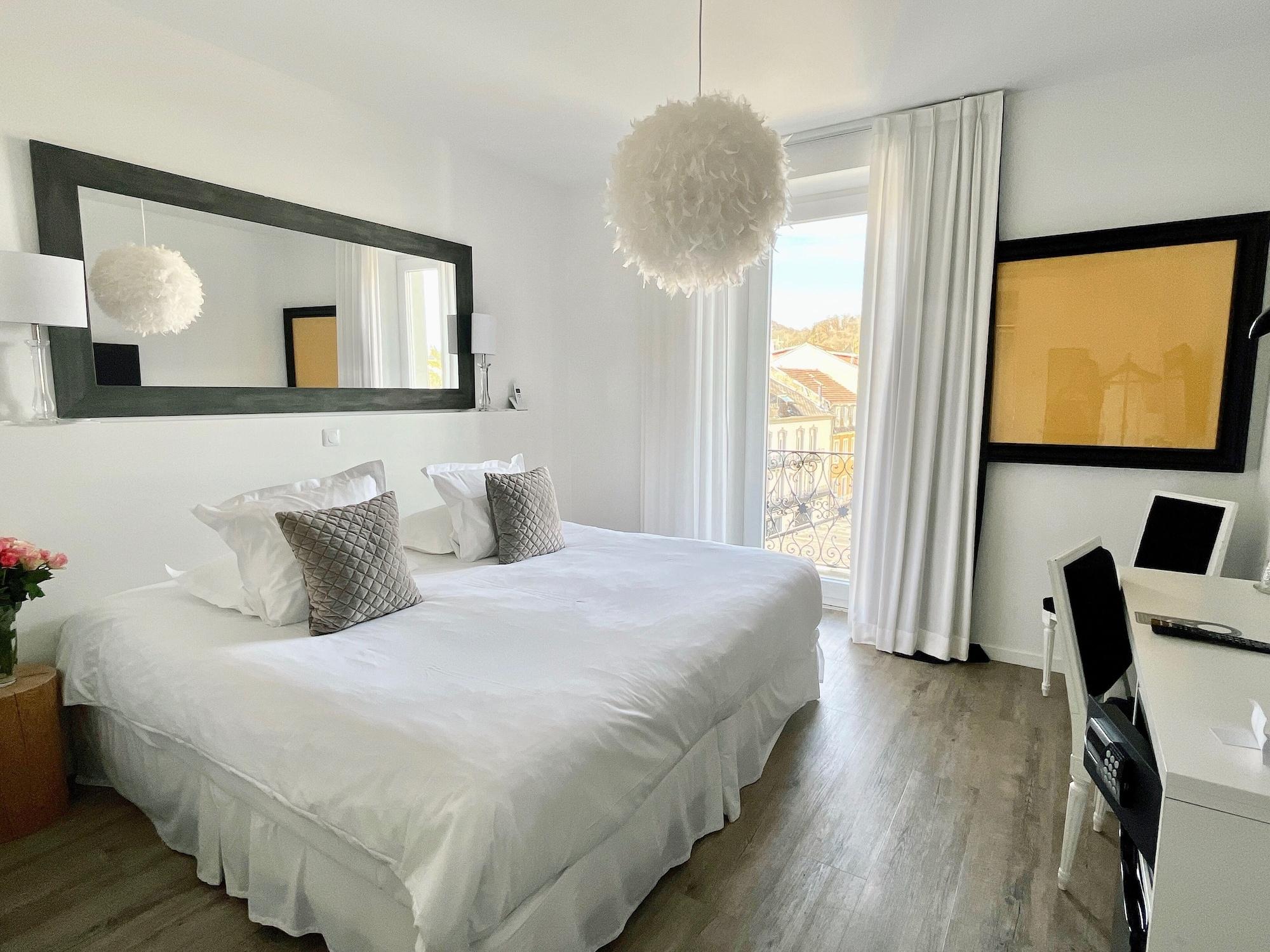 Belfry & Spa By Ligne St Barth Lourdes Buitenkant foto A room at the hotel