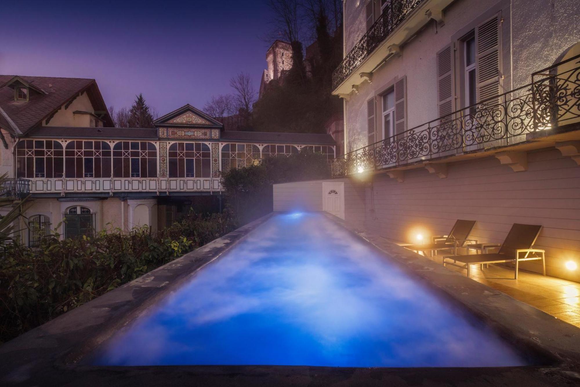 Belfry & Spa By Ligne St Barth Lourdes Buitenkant foto The thermal pool at the Hotel de la Reine